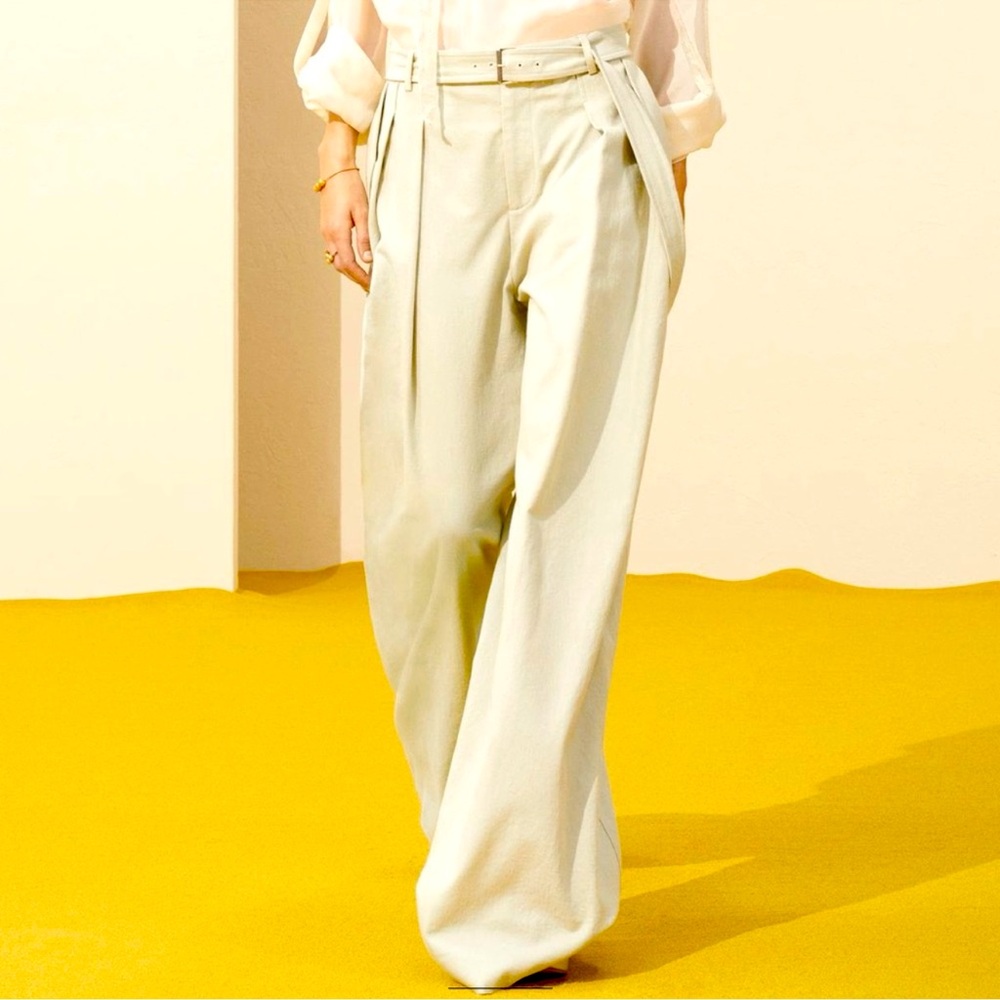 Wide Leg High-Waist Pants in Light Beige - Classic Tailored Style